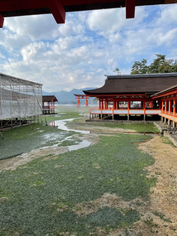 広島足つぼスクールの前に観光