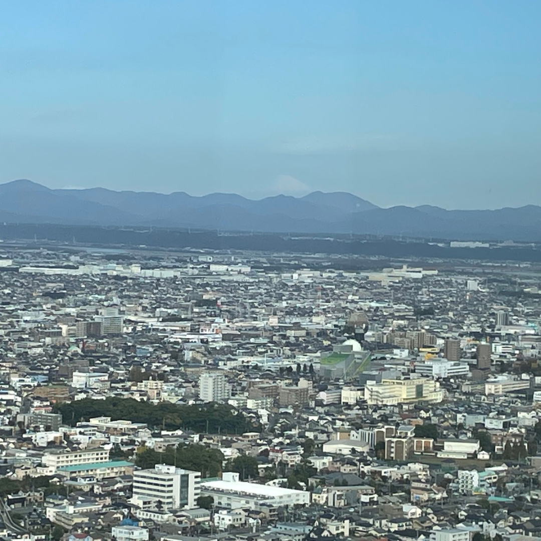 静岡県浜松市の足つぼ講座の前のアクトタワー